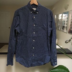 slim fit dotted blue shirt